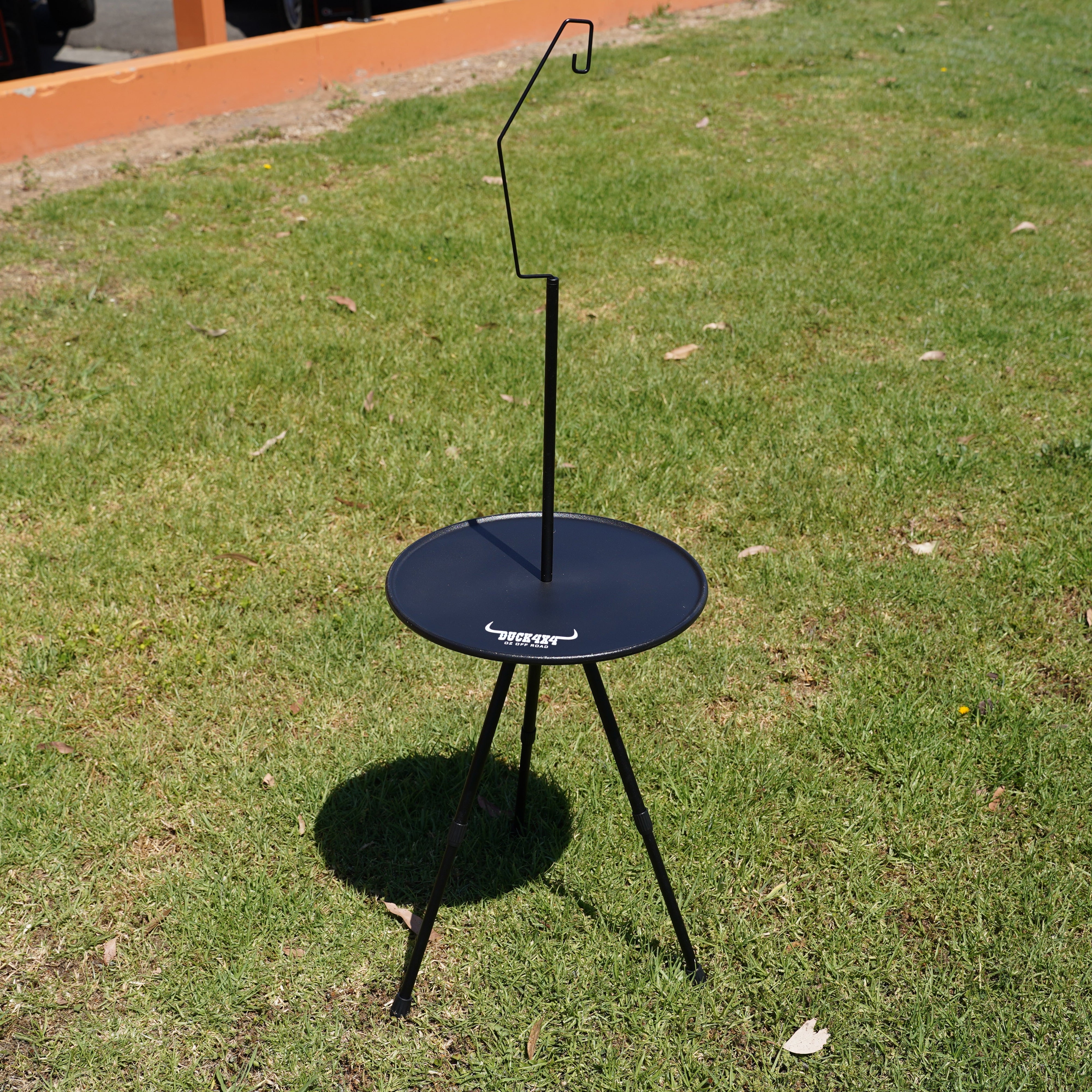 DUCK4X4 Tripod Round Table