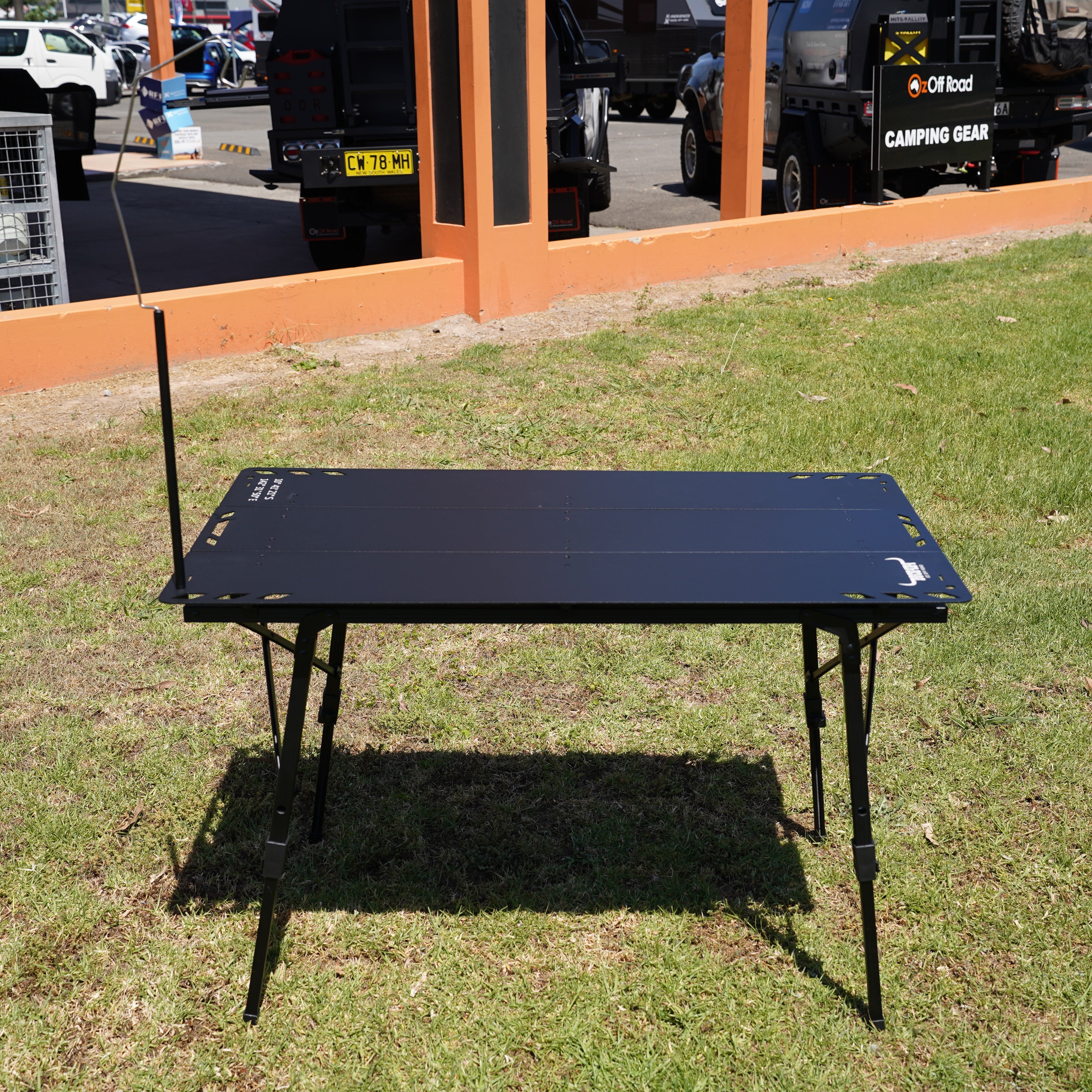 DUCK4X4 Large Top End Table