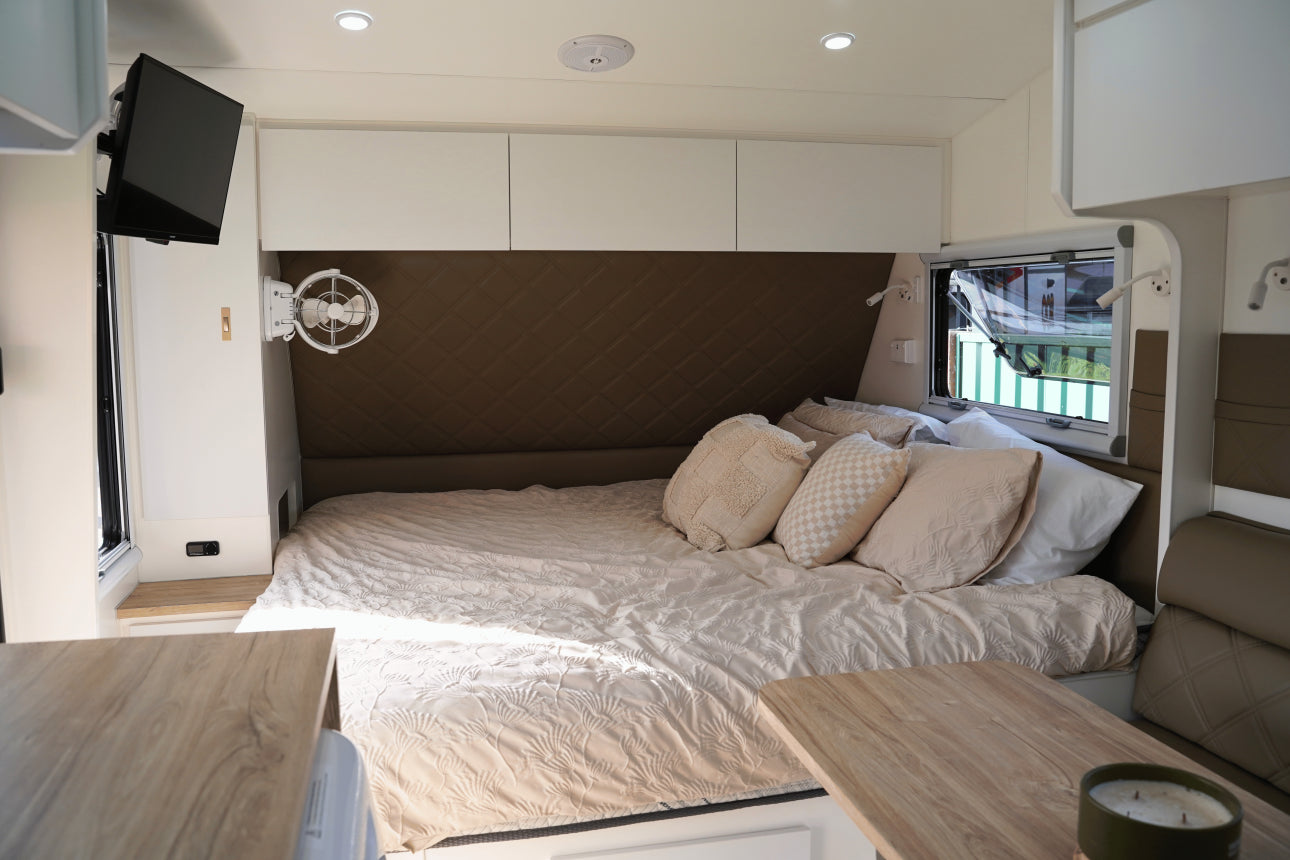 22FT6 Xplorer Xtreme