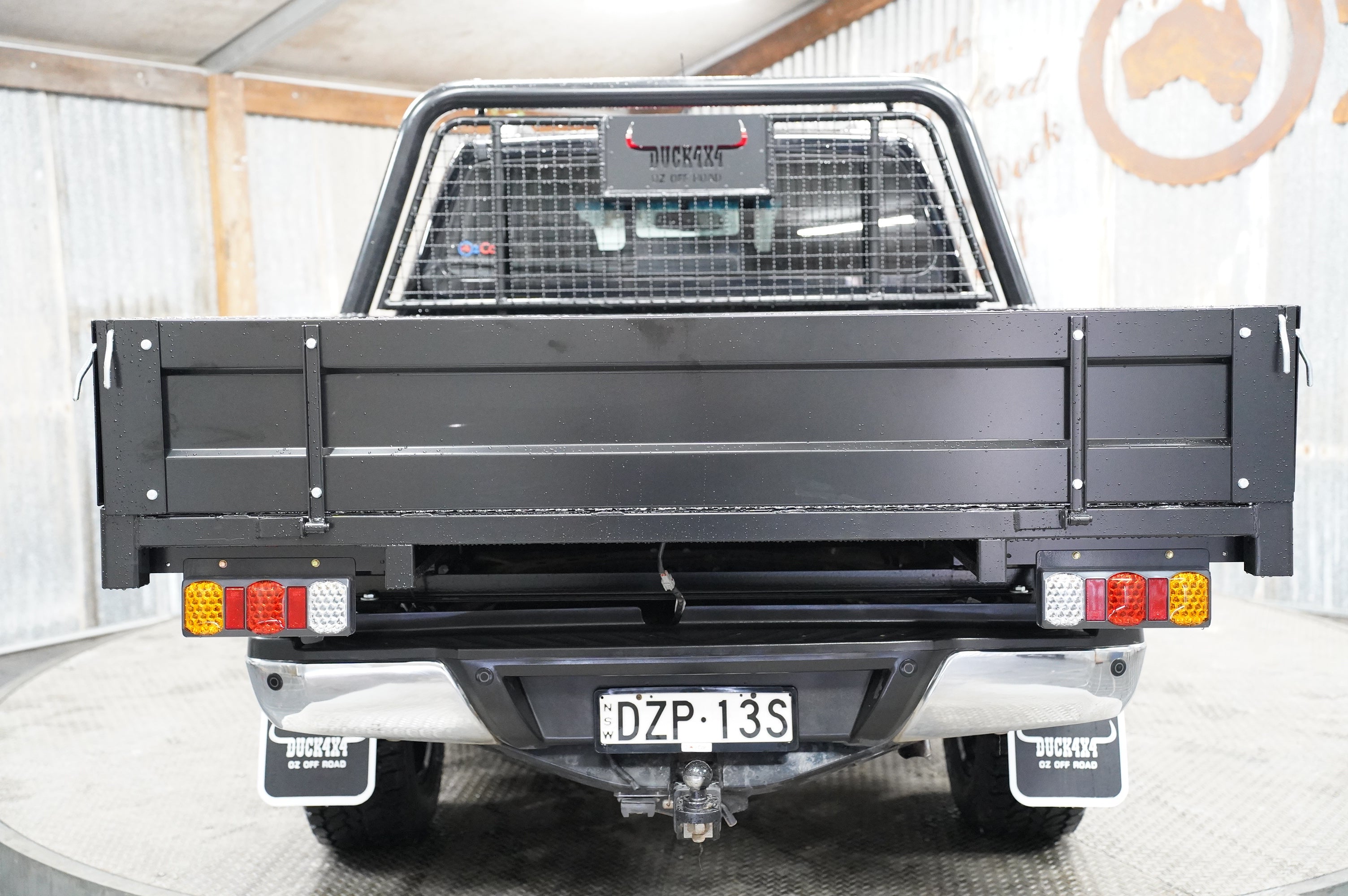 DUCK 4X4 TRAY DUAL CAB BLACK