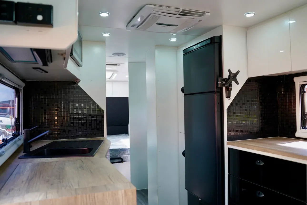 22FT6 Club Lounge