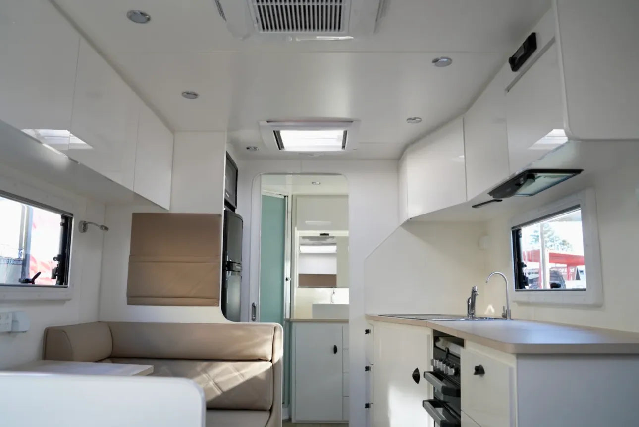 20FT8 Xperience Tourer Semi Off-Road