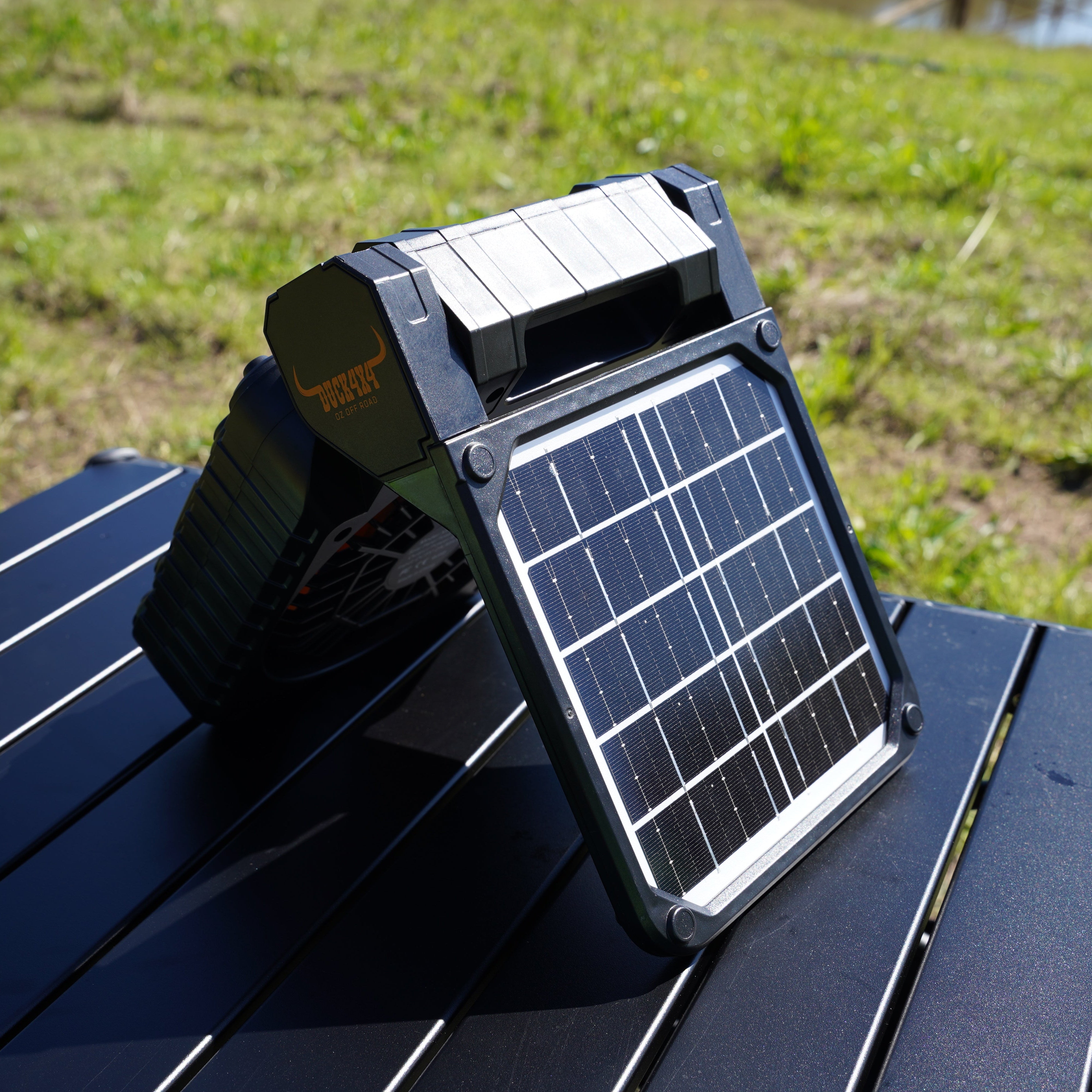 DUCK4X4 Solar Portable Fan & Light