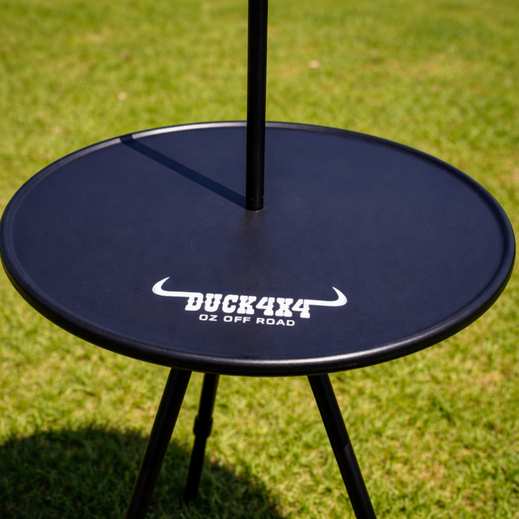 DUCK4X4 Tripod Round Table